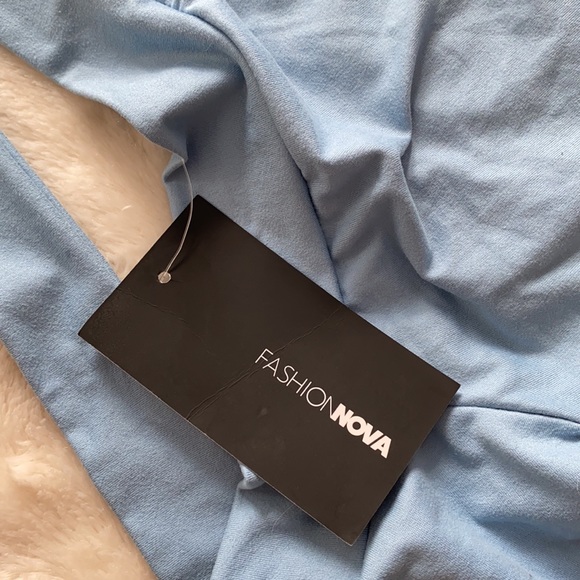 BNWT FASHIONNOVA baby blue bodysuit - Picture 3 of 3